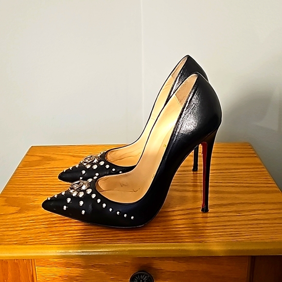 Christian Louboutin Shoes - Christian louboutin doorknock so kate